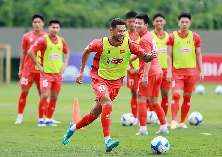 Thầy Kim bật mí cách dùng bộ 3 "Son - Hên - Lộc" ở ĐT Việt Nam chinh phục AFF Cup - 3