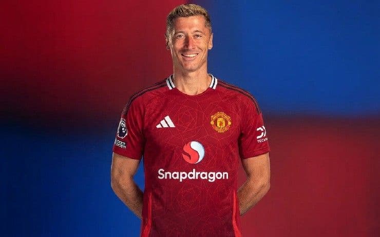 Saha không hoàn toàn ủng hộ việc đưa Lewandowski về Old Trafford